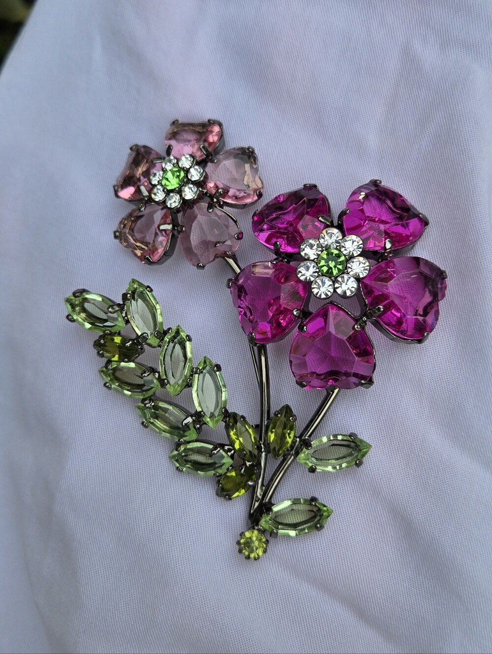 Avon Huge  Vintage  Pink and Purple Green Crystal Brooche - Picture 9 of 16